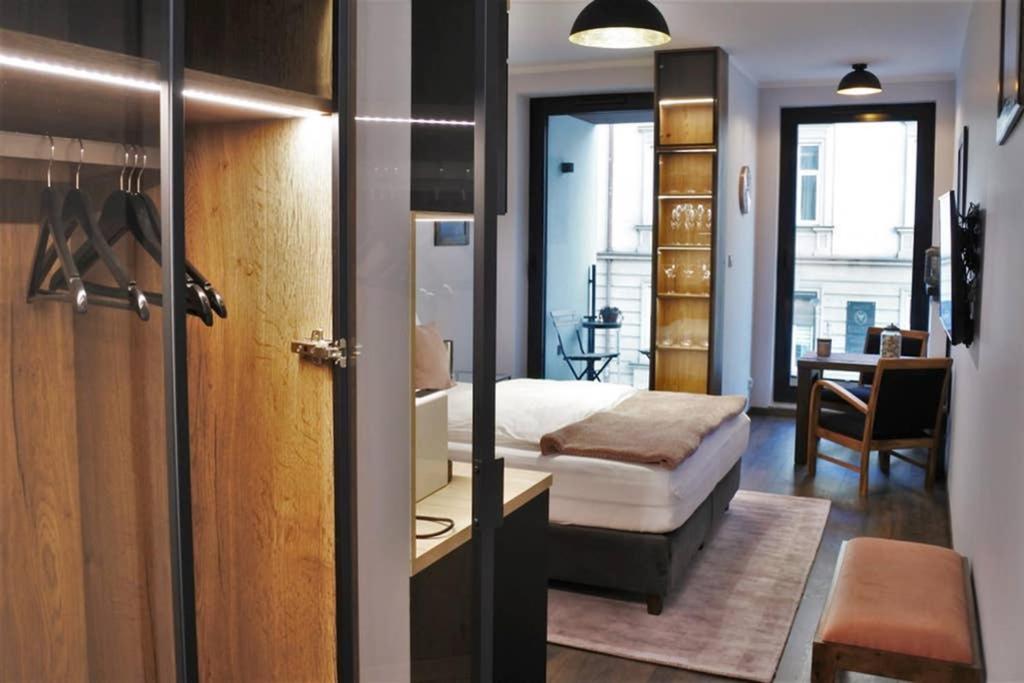 Boutique 109 - Old City, Luxury Apt. With A Garage كراكوفيا المظهر الخارجي الصورة