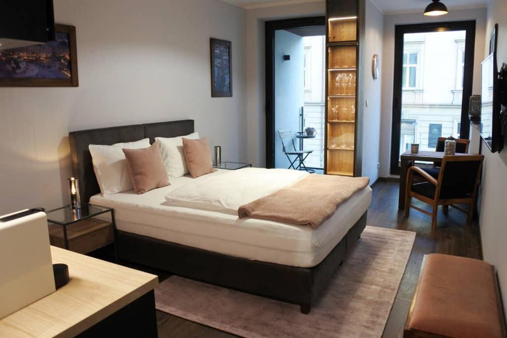 Boutique 109 - Old City, Luxury Apt. With A Garage كراكوفيا المظهر الخارجي الصورة